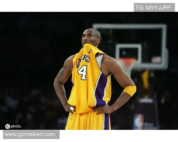 科比生涯经典时刻回顾：从震撼全场的绝杀到冠军荣耀的传奇瞬间