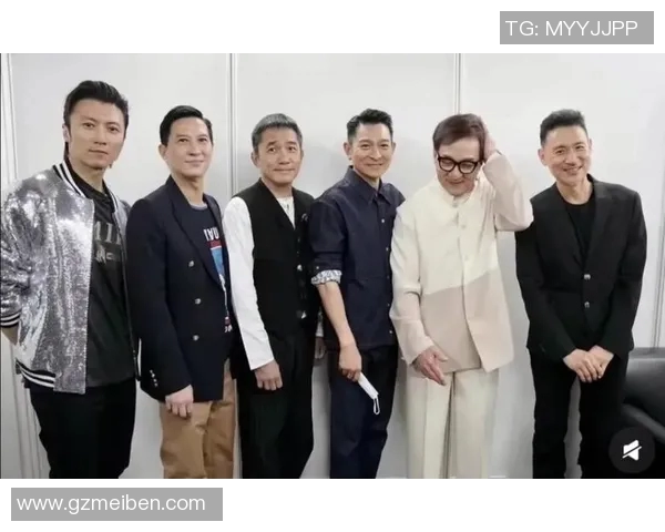 刘德华携手香港足球明星队员共创辉煌赛季展现运动精神与团队合作魅力 刘德华携手香港足球明星队员共创辉煌赛季展现运动精神与团队合作魅力